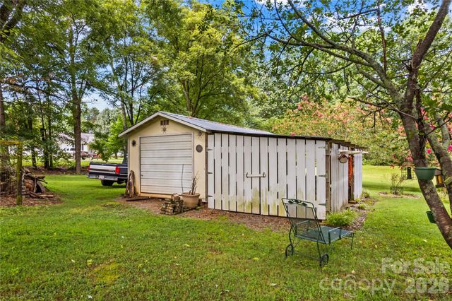 270 Lewis Ferry Road, Statesville, NC 28625