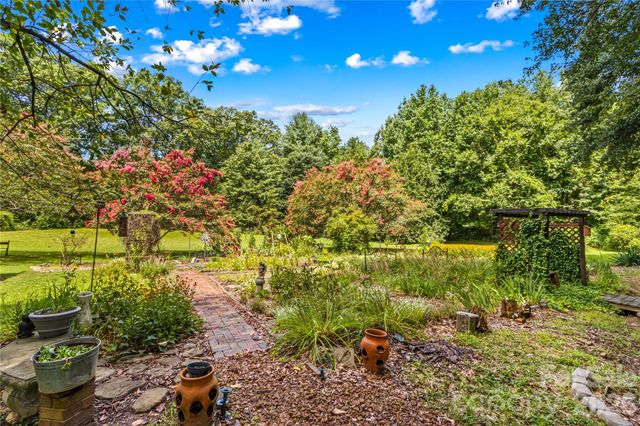 270 Lewis Ferry Road, Statesville, NC 28625