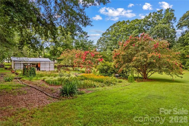 270 Lewis Ferry Road, Statesville, NC 28625