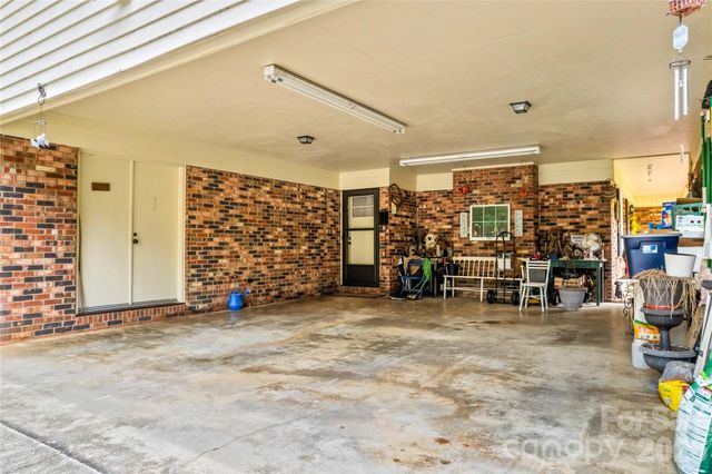 270 Lewis Ferry Road, Statesville, NC 28625