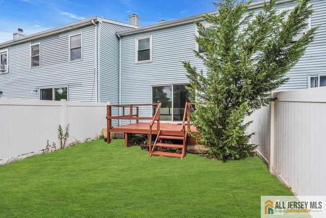 26 Tiger Lilly Court, Sayreville, NJ 08872