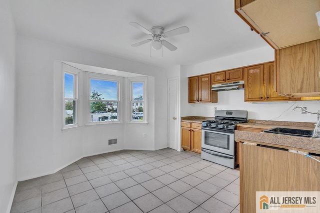 26 Tiger Lilly Court, Sayreville, NJ 08872