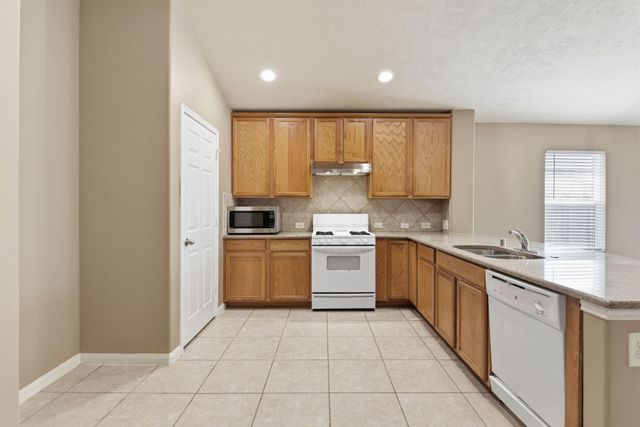 1502 Stonehedge Bend Drive, Houston, TX 77073