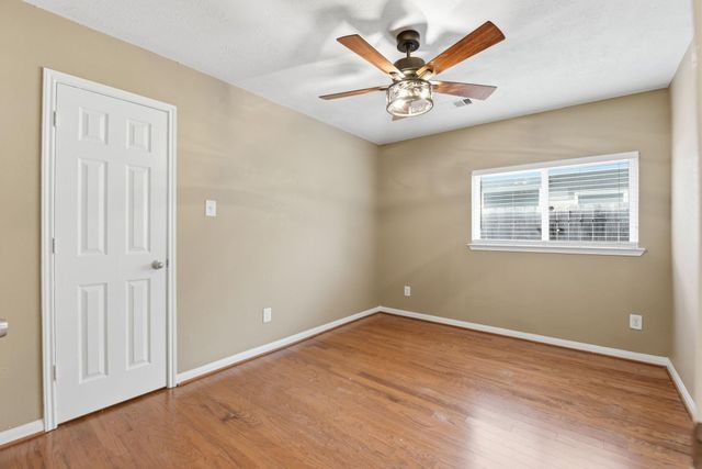 1502 Stonehedge Bend Drive, Houston, TX 77073