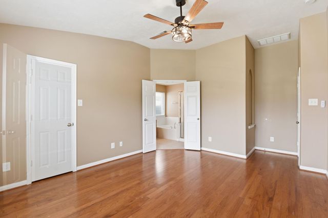 1502 Stonehedge Bend Drive, Houston, TX 77073