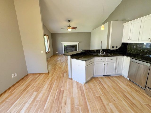 756 Willow Run Street, Cottage Grove, WI 53527