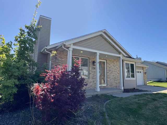 756 Willow Run Street, Cottage Grove, WI 53527