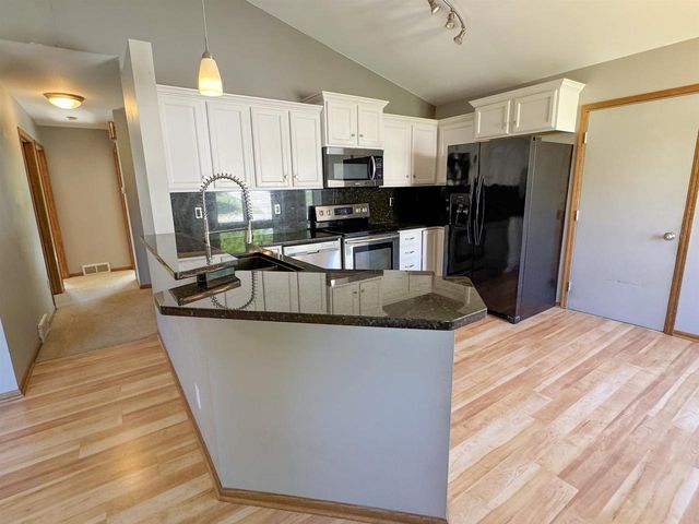 756 Willow Run Street, Cottage Grove, WI 53527