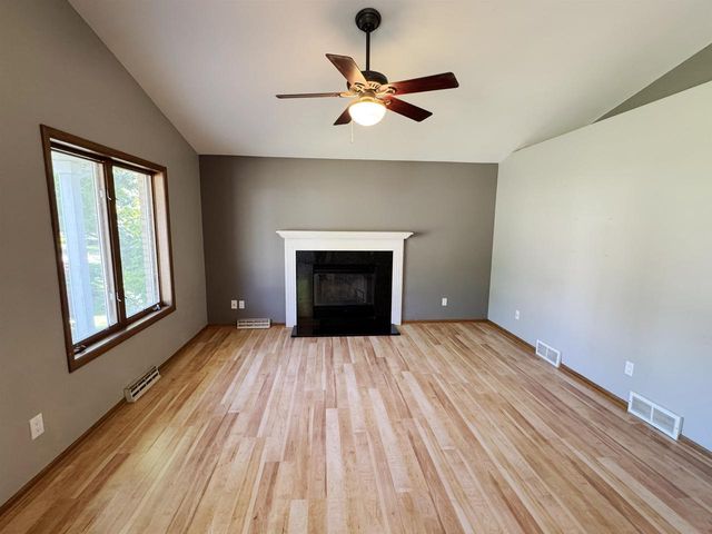 756 Willow Run Street, Cottage Grove, WI 53527