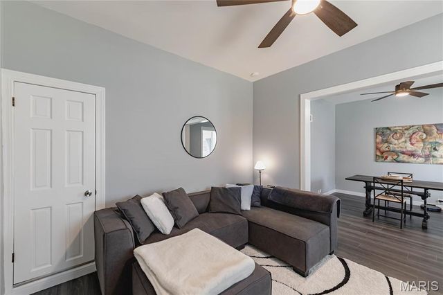 4916 Blow Street, St Louis, MO 63109