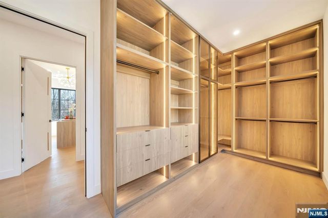 28 Ellens Way, Alpine, NJ 07620