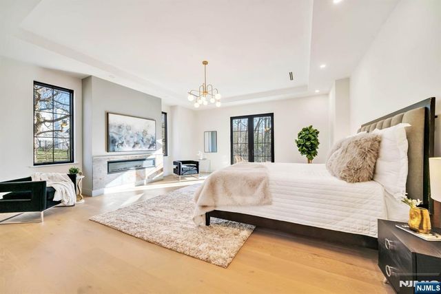 28 Ellens Way, Alpine, NJ 07620