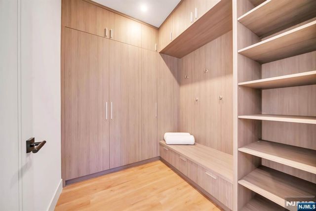 28 Ellens Way, Alpine, NJ 07620