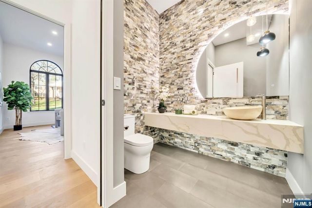 28 Ellens Way, Alpine, NJ 07620