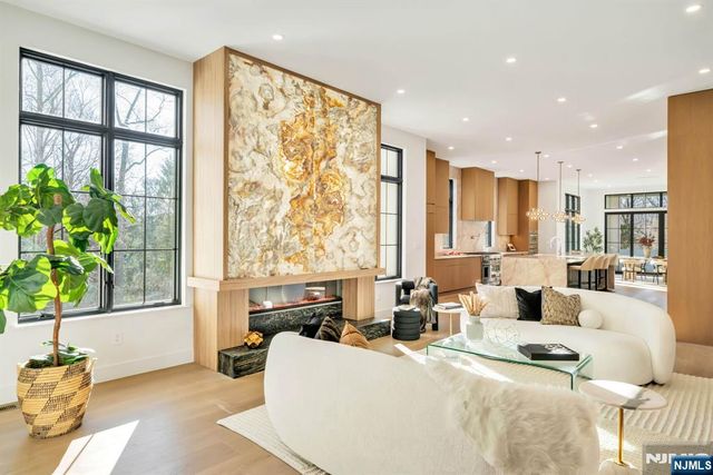 28 Ellens Way, Alpine, NJ 07620