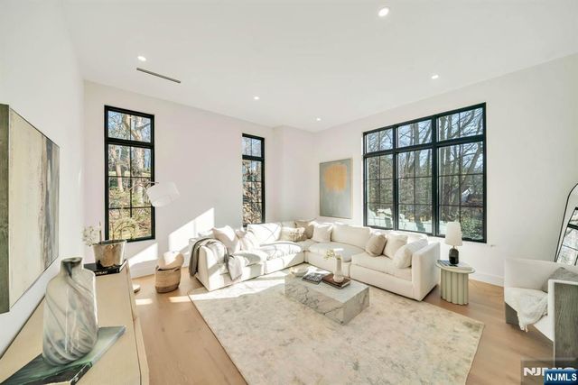 28 Ellens Way, Alpine, NJ 07620