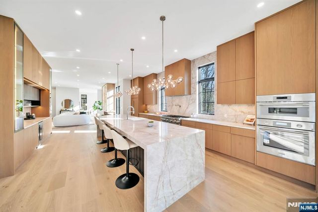 28 Ellens Way, Alpine, NJ 07620