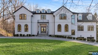 28 Ellens Way, Alpine, NJ 07620