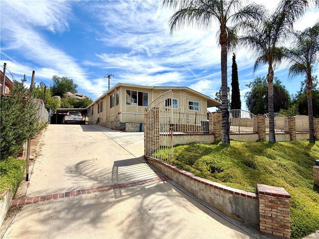 295 Cochise, Perris, CA 92570