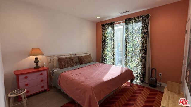 5079 Cedar Avenue, Long Beach, CA 90805
