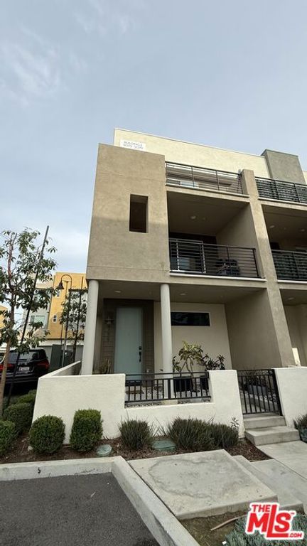 5079 Cedar Avenue, Long Beach, CA 90805