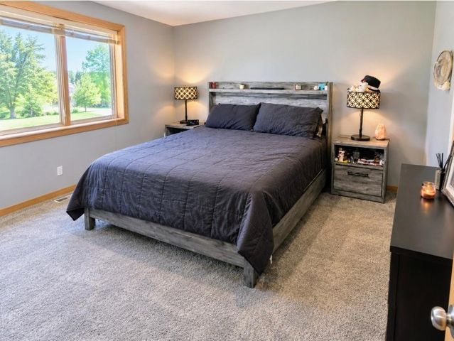 7130 Jorgensen Lane S, Cottage Grove, MN 55016
