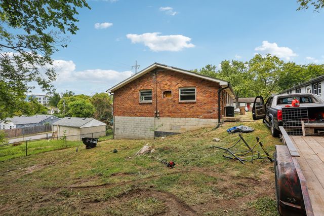 1102 Dew St, Nashville, TN 37206