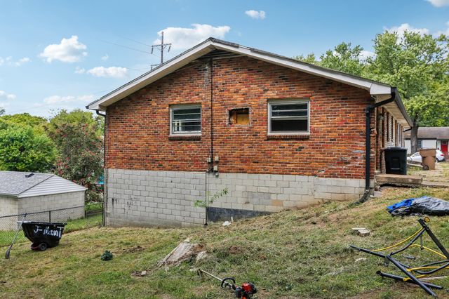 1102 Dew St, Nashville, TN 37206