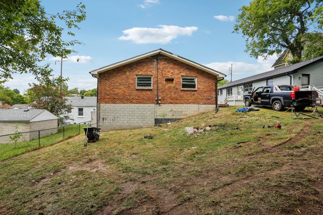 1102 Dew St, Nashville, TN 37206