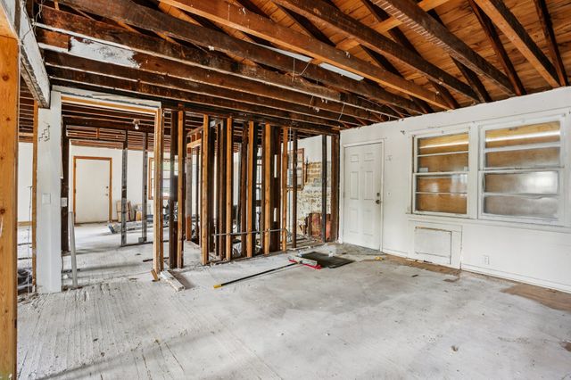 1102 Dew St, Nashville, TN 37206