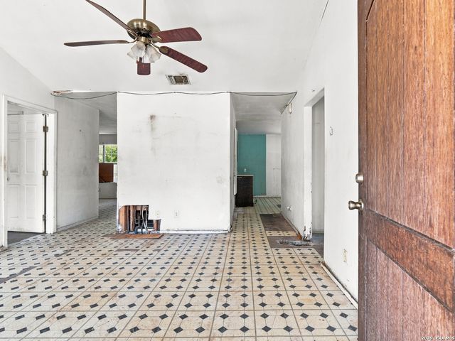 130 Rene Ave, San Antonio, TX 78233