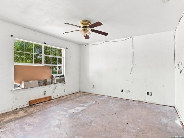 130 Rene Ave, San Antonio, TX 78233