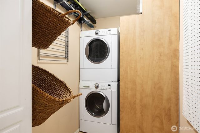 520 2nd Avenue W #406, Seattle, WA 98119