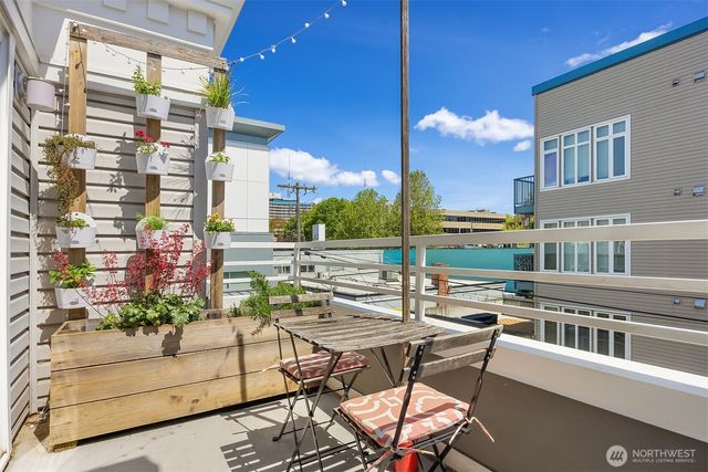 520 2nd Avenue W #406, Seattle, WA 98119