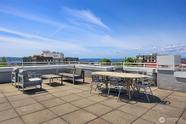 520 2nd Avenue W #406, Seattle, WA 98119