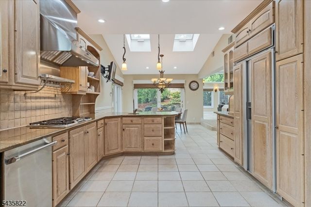 31 Forest Hills Way, Cedar Grove Twp., NJ 07009