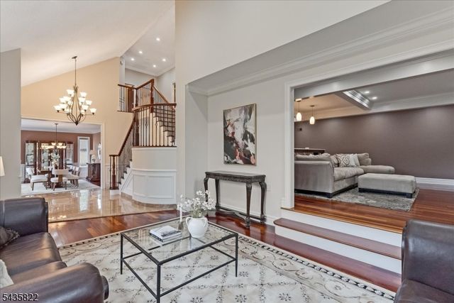 31 Forest Hills Way, Cedar Grove Twp., NJ 07009