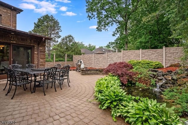 31 Forest Hills Way, Cedar Grove Twp., NJ 07009