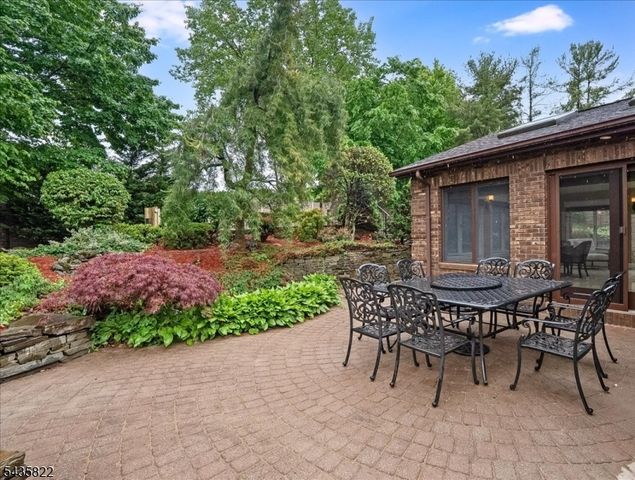 31 Forest Hills Way, Cedar Grove Twp., NJ 07009
