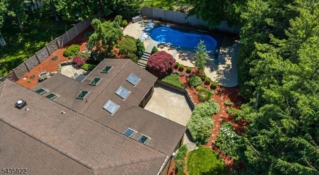 31 Forest Hills Way, Cedar Grove Twp., NJ 07009