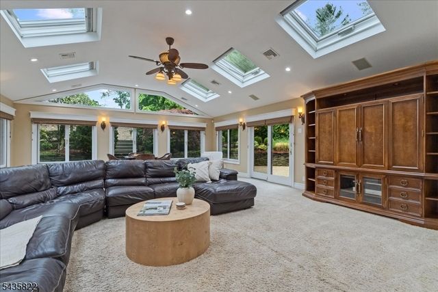 31 Forest Hills Way, Cedar Grove Twp., NJ 07009
