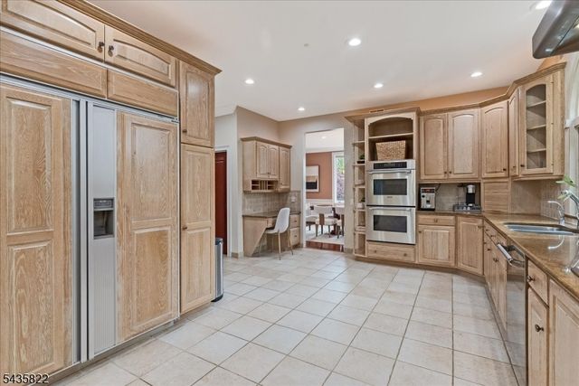 31 Forest Hills Way, Cedar Grove Twp., NJ 07009