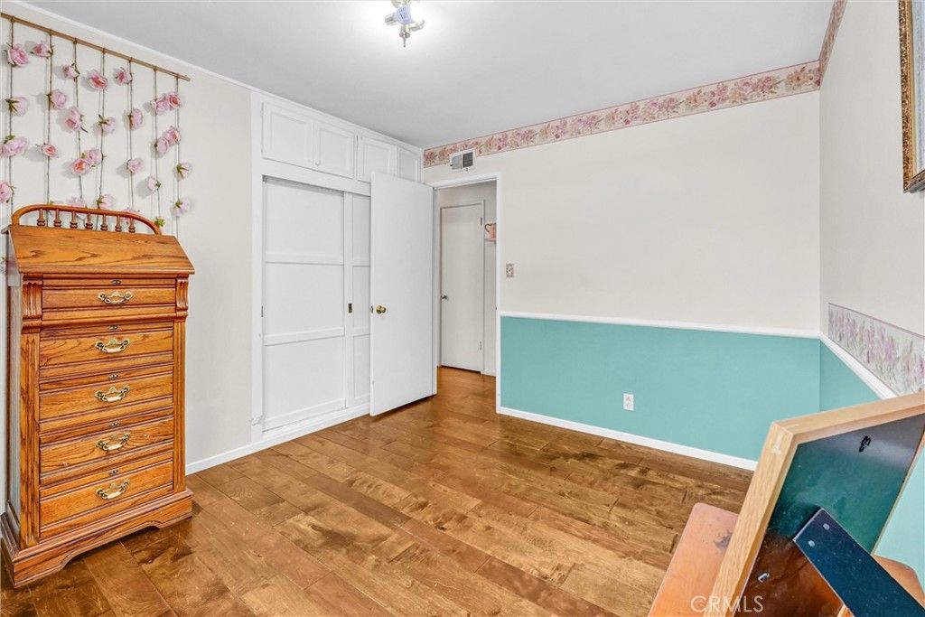 Image 19 of property listing at 9818 Creemore Drive, Los Angeles, CA 91042