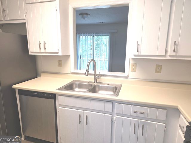 5779 North Castlegate Road B, College Park, GA 30349