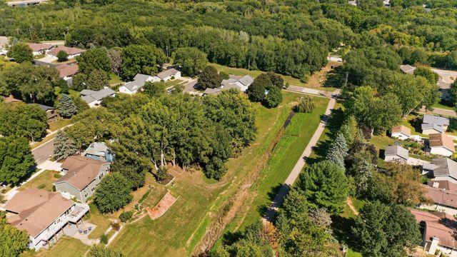 422 Chalet Drive NW, Rochester, MN 55901