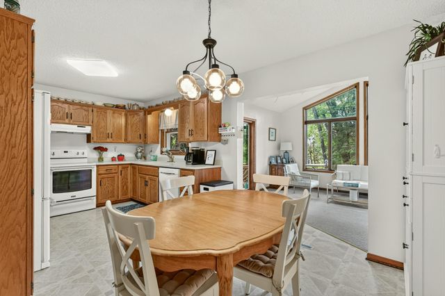 422 Chalet Drive NW, Rochester, MN 55901