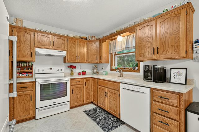 422 Chalet Drive NW, Rochester, MN 55901