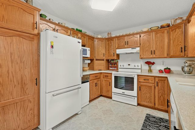 422 Chalet Drive NW, Rochester, MN 55901
