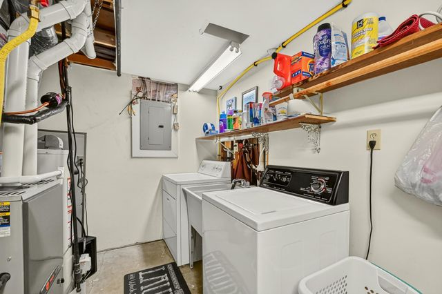 422 Chalet Drive NW, Rochester, MN 55901
