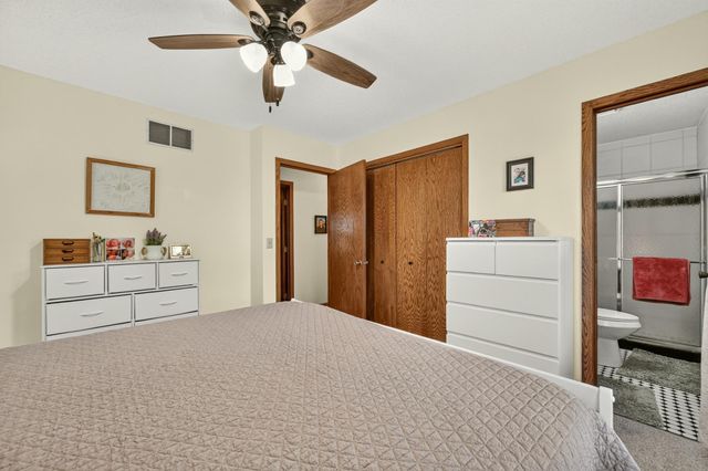 422 Chalet Drive NW, Rochester, MN 55901